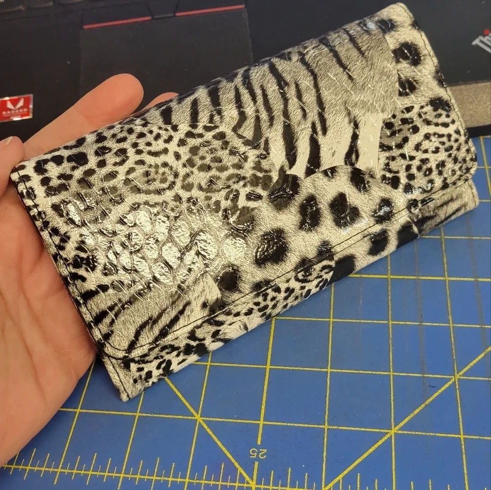 Textured Feel Black White Animal 7x4 Wallet Clutch New